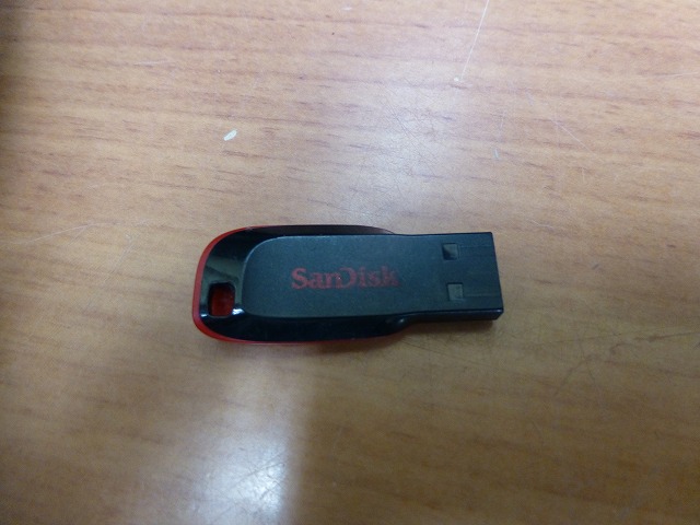 SanDisk USBメモリ