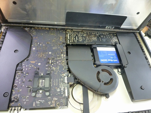 imacA1418の内部SSDへ交換済みの画像