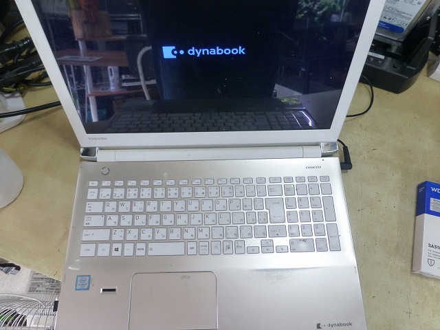 dynabook AZ65̉摜