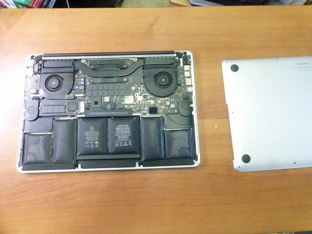 macbook proA1398obe[摜